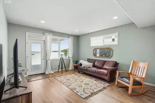 18525 NE Marine Dr, Portland, OR 97230 - Photo 22