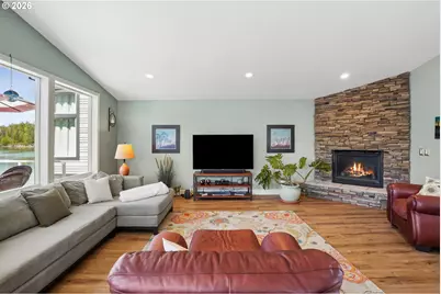 18525 NE Marine Dr #E8, Portland, OR 97230 - Photo 12