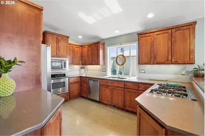 18525 NE Marine Dr #E8, Portland, OR 97230 - Photo 14