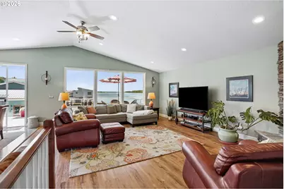 18525 NE Marine Dr #E8, Portland, OR 97230 - Photo 8