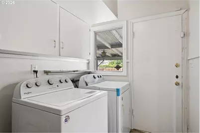 1385 NE Pearl St, Salem, OR 97301 - Photo 22
