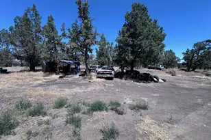 3295 NE 37th St, Redmond, OR 97756 - Photo 2