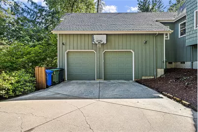 75 Marlboro Ln, Eugene, OR 97405 - Photo 2