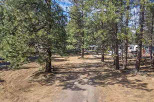 60091 Hopi Rd, Bend, OR 97702 - Photo 2