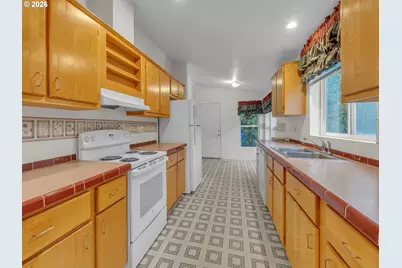 1655 S Elm St, Canby, OR 97013 - Photo 14