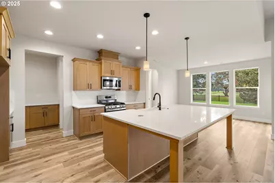 707 Magnolia Ave, Woodburn, OR 97071 - Photo 18