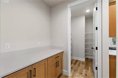 707 Magnolia Ave, Woodburn, OR 97071 - Photo 20