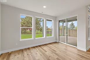 707 Magnolia Ave, Woodburn, OR 97071 - Photo 24