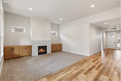 707 Magnolia Ave, Woodburn, OR 97071 - Photo 10