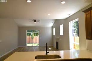 855 Oakleaf Wy, Silverton, OR 97381 - Photo 8