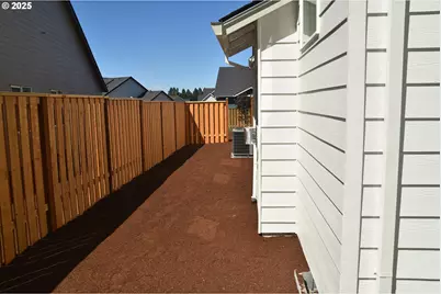 855 Oakleaf Way, Silverton, OR 97381 - Photo 18