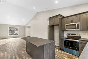 158 E H St, Vernonia, OR 97064 - Photo 10