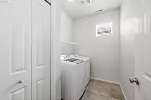 2646 V St, Springfield, OR 97477 - Photo 10