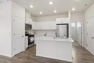 2646 V St, Springfield, OR 97477 - Photo 8