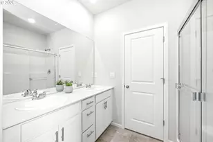 2646 V St, Springfield, OR 97477 - Photo 18