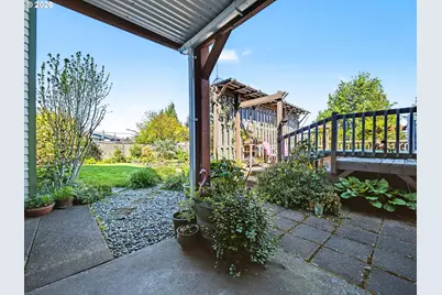 407 SW 7th St, Gresham, OR 97080 - Photo 38