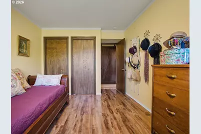 407 SW 7th St, Gresham, OR 97080 - Photo 18