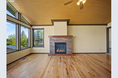 407 SW 7th St, Gresham, OR 97080 - Photo 4