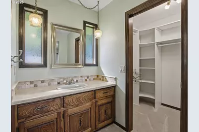 407 SW 7th St, Gresham, OR 97080 - Photo 16
