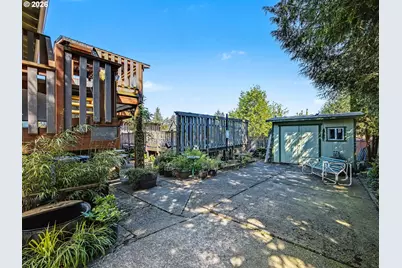 407 SW 7th St, Gresham, OR 97080 - Photo 40