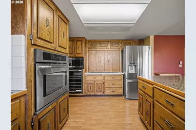 407 SW 7th St, Gresham, OR 97080 - Photo 12