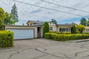 1095 W 11th St, Coquille, OR 97423 - Photo 1