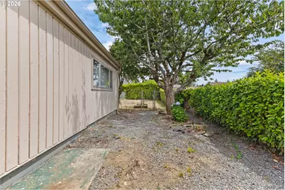 1095 W 11th St, Coquille, OR 97423 - Photo 26