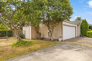 1095 W 11th St, Coquille, OR 97423 - Photo 32