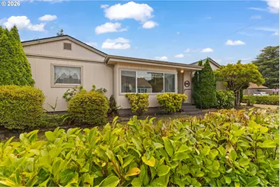 1095 W 11th St, Coquille, OR 97423 - Photo 4