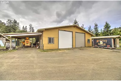94621 N Bank Rogue River Rd, Gold Beach, OR 97444 - Photo 16
