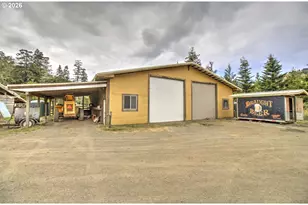 94621 N Bank Rogue River Rd, Gold Beach, OR 97444 - Photo 16