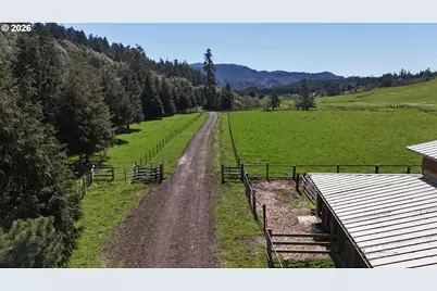94621 N Bank Rogue River Rd, Gold Beach, OR 97444 - Photo 44