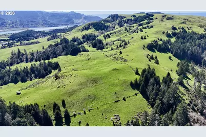 94621 N Bank Rogue River Rd, Gold Beach, OR 97444 - Photo 32