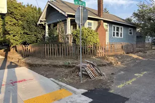 9102 NE Glisan St, Portland, OR 97220 - Photo 2