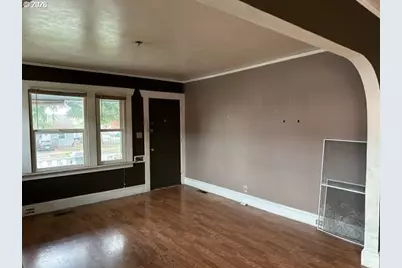9102 NE Glisan St, Portland, OR 97220 - Photo 6