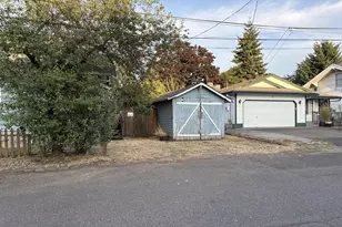 9102 NE Glisan St, Portland, OR 97220 - Photo 4