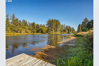 1202 SW Pine Dr, Warrenton, OR 97146 - Photo 6