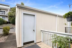 17 NW Mountain View Dr, Roseburg, OR 97471 - Photo 26