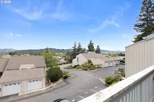 17 NW Mountain View Dr, Roseburg, OR 97471 - Photo 24