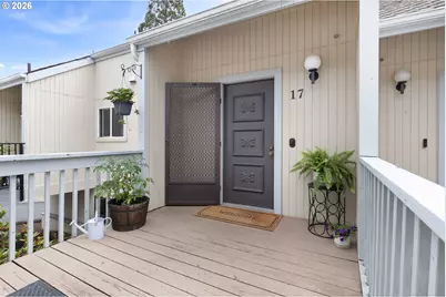 17 NW Mountain View Dr, Roseburg, OR 97471 - Photo 1