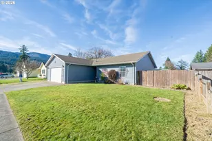 1137 SE 2nd Ave, Mill City, OR 97360 - Photo 2