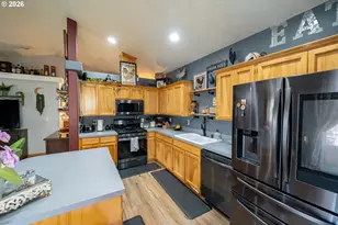 1137 SE 2nd Ave, Mill City, OR 97360 - Photo 12