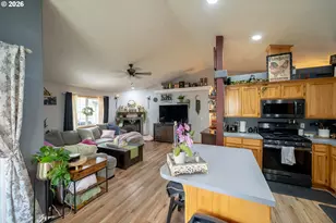 1137 SE 2nd Ave, Mill City, OR 97360 - Photo 14