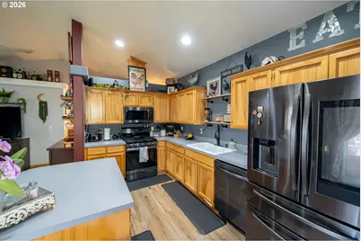 1137 SE 2nd Ave, Mill City, OR 97360 - Photo 8