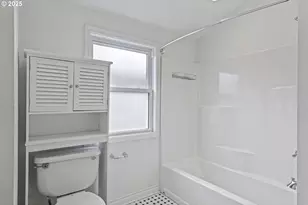 1683 N Jantzen Ave, Portland, OR 97217 - Photo 14