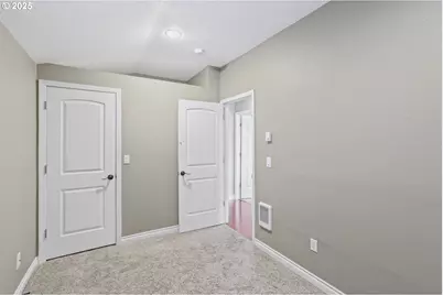 1683 N Jantzen Ave, Portland, OR 97217 - Photo 18