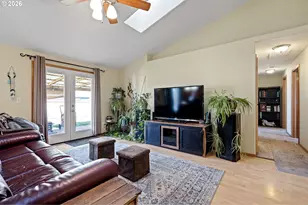 573 Creswood Dr, Creswell, OR 97426 - Photo 14