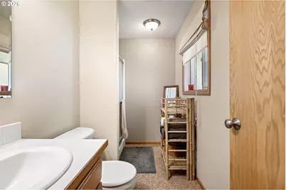 573 Creswood Dr, Creswell, OR 97426 - Photo 24