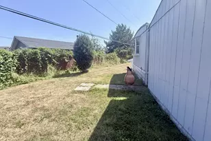 1413 Hawthorne Ave, Reedsport, OR 97467 - Photo 20