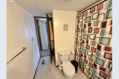1413 Hawthorne Ave #5, Reedsport, OR 97467 - Photo 12